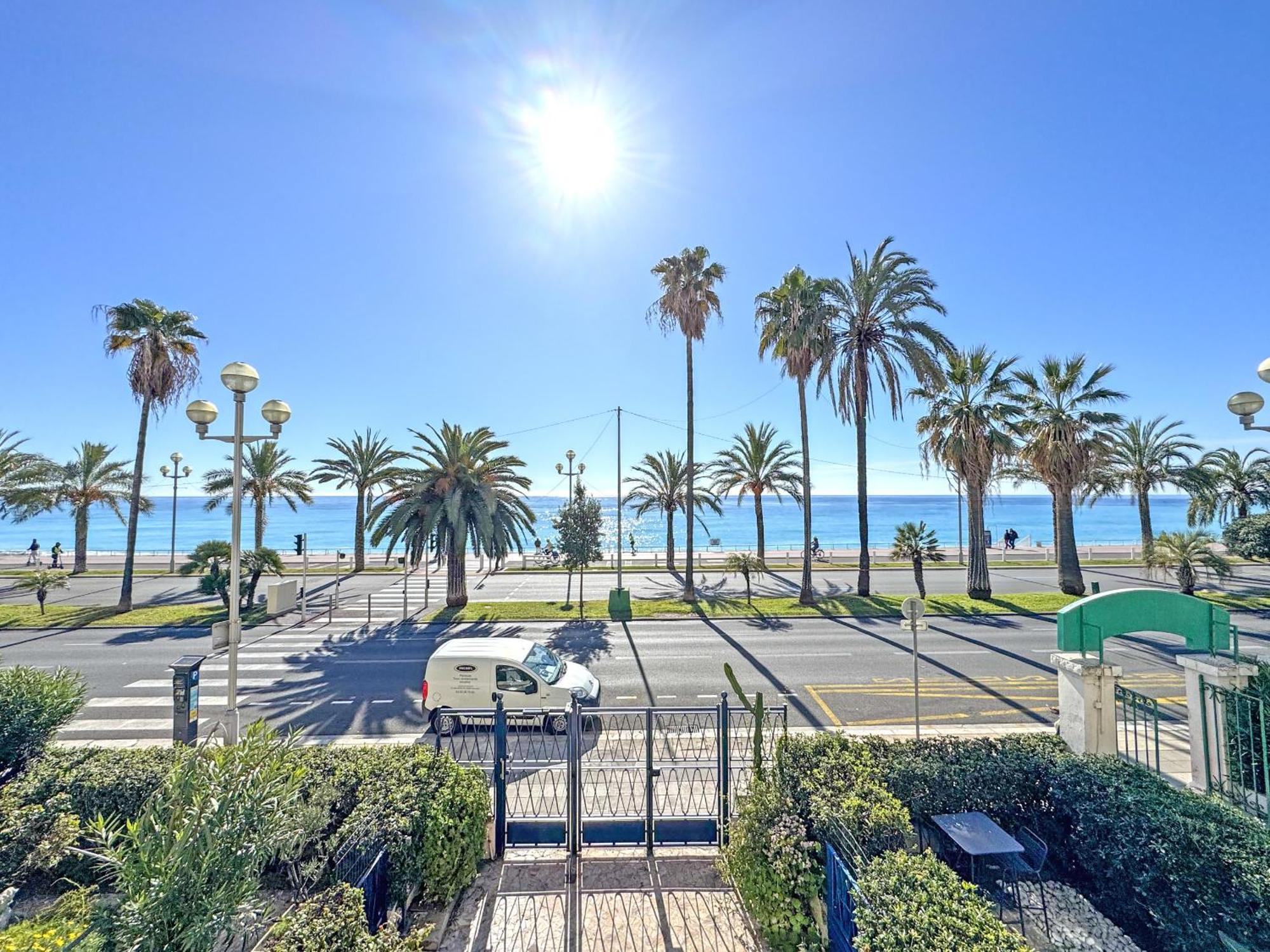 Promenade Holiday - Suffren Beach Ницца Экстерьер фото